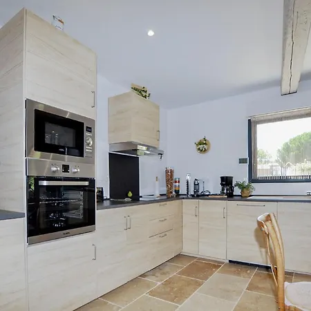 4 Bedroom Gorgeous In Tournissan