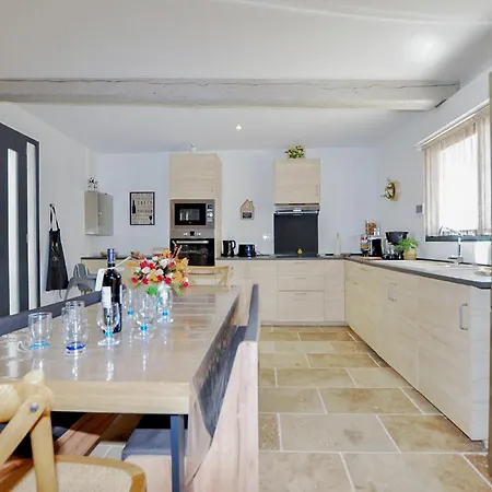 4 Bedroom Gorgeous In Holiday home Tournissan