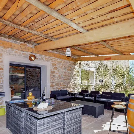 Holiday home 4 Bedroom Gorgeous In