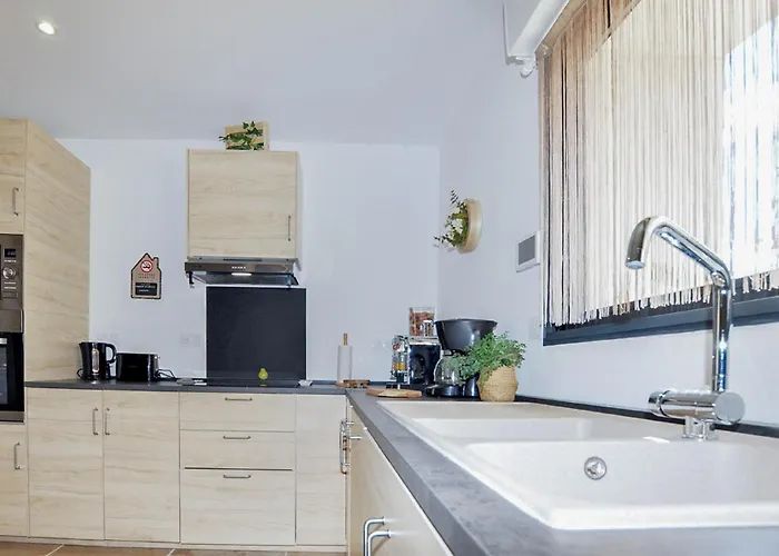 4 Bedroom Gorgeous In