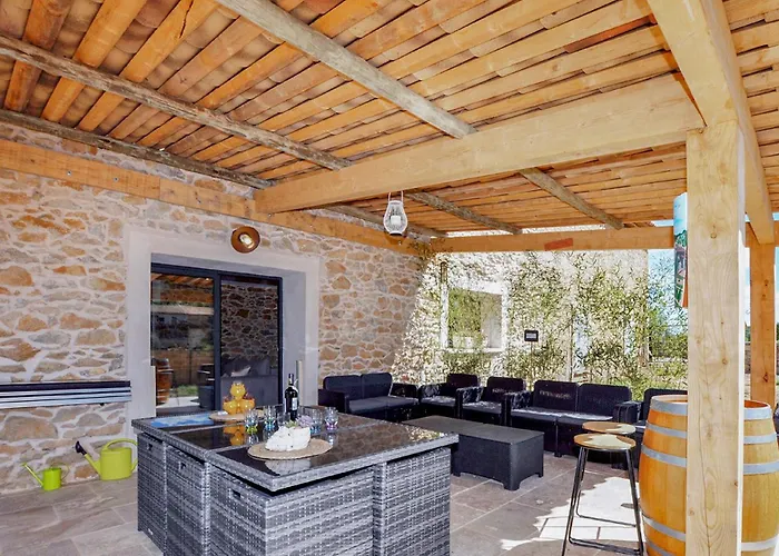 Feriehus 4 Bedroom Gorgeous In